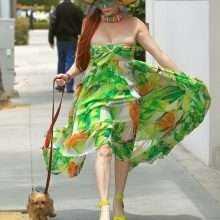 Phoebe Price exhibe sa petite culotte à Beverly Hills