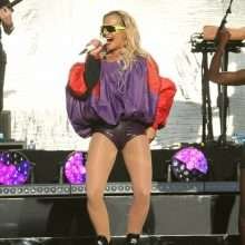 Rita Ora très chaude en concert à Dublin