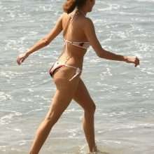 Blanca Blanco en bikini sur les plages de Malibu