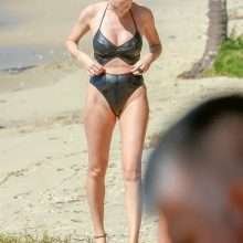 Candice Swanepoel en maillot de bain au Brésil
