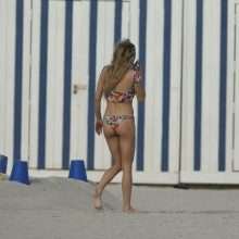 Chelsea Leyland seins nus à Miami