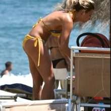 Ferne McCann en bikini à Marbella