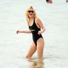 Georgia May Jagger en bikini et maillot de bain à Mykonos