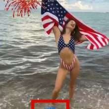 Isabeli Fontana en maillot de bain "Stars & Stripes"