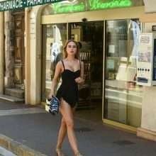 Kimberley Garner en mini-jupe à Saint-Tropez
