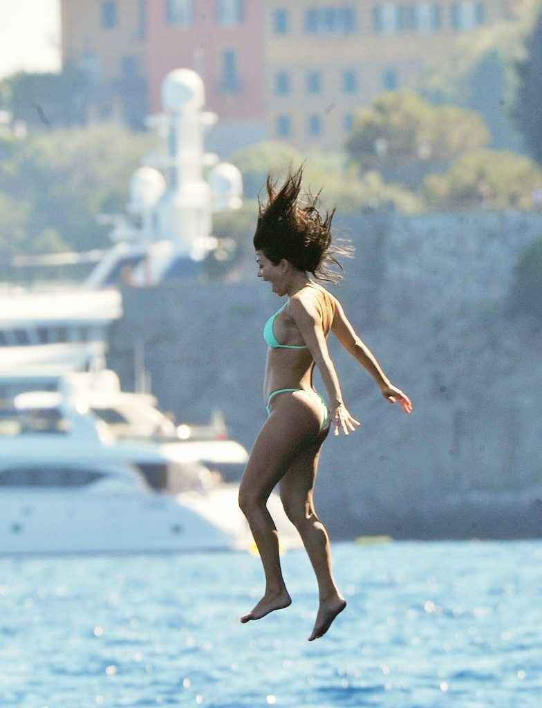 Kourtney Kardashian en bikini en Italie