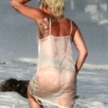 On voit les fesses de Lady Gaga à Malibu