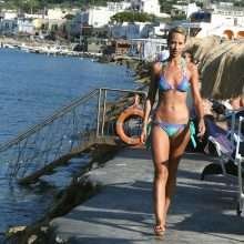 Lady Victoria Hervey toujours en bikini en Italie