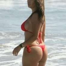 Liana Mendoza en bikini à Santa Monica