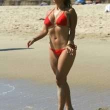 Liana Mendoza en bikini à Santa Monica