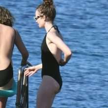 Lily Collins en maillot de bain à Ischia