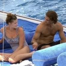 Nina Agdal en maillot de bain à Capri