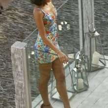 Olivia Culpo en mini-jupe à Ibiza