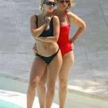 Rita Ora en bikini en France