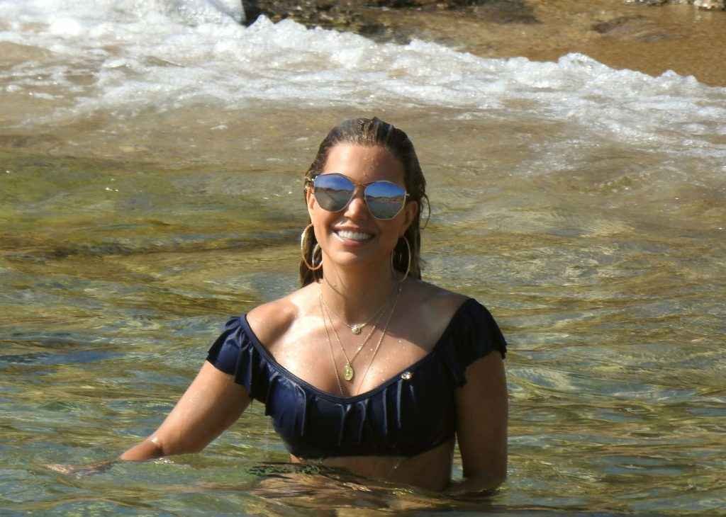 Sylvie Meis dans un bikini noir à Mykonos