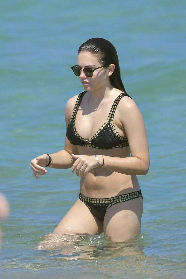 Thylane Blondeau en bikini à Saint-Tropez
