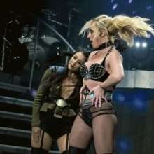 Britney Spears les fesses à l'air en concert à Scarborough