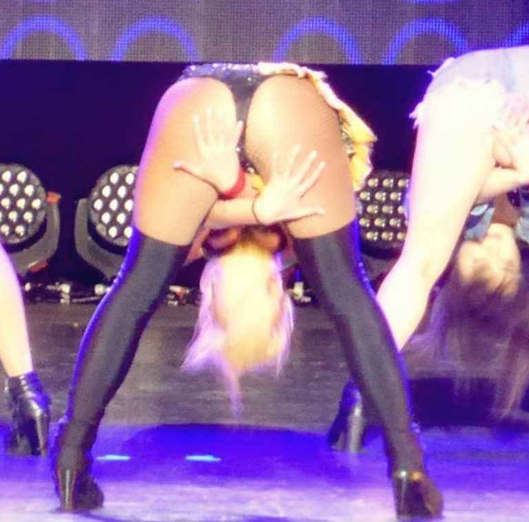Britney Spears les fesses à l’air en concert à Scarborough