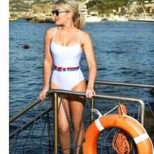 Hofit Golan, bikini et maillot de bain à Antibes
