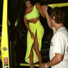 Oups, sous la jupe de Kim Kardashian à Miami