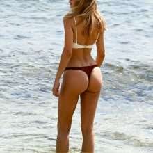 Kimberley Garner en bikini à Mykonos
