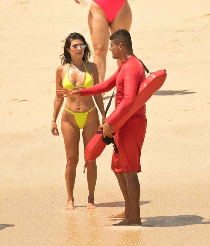 Kourtney Kardashian en bikini au Mexique