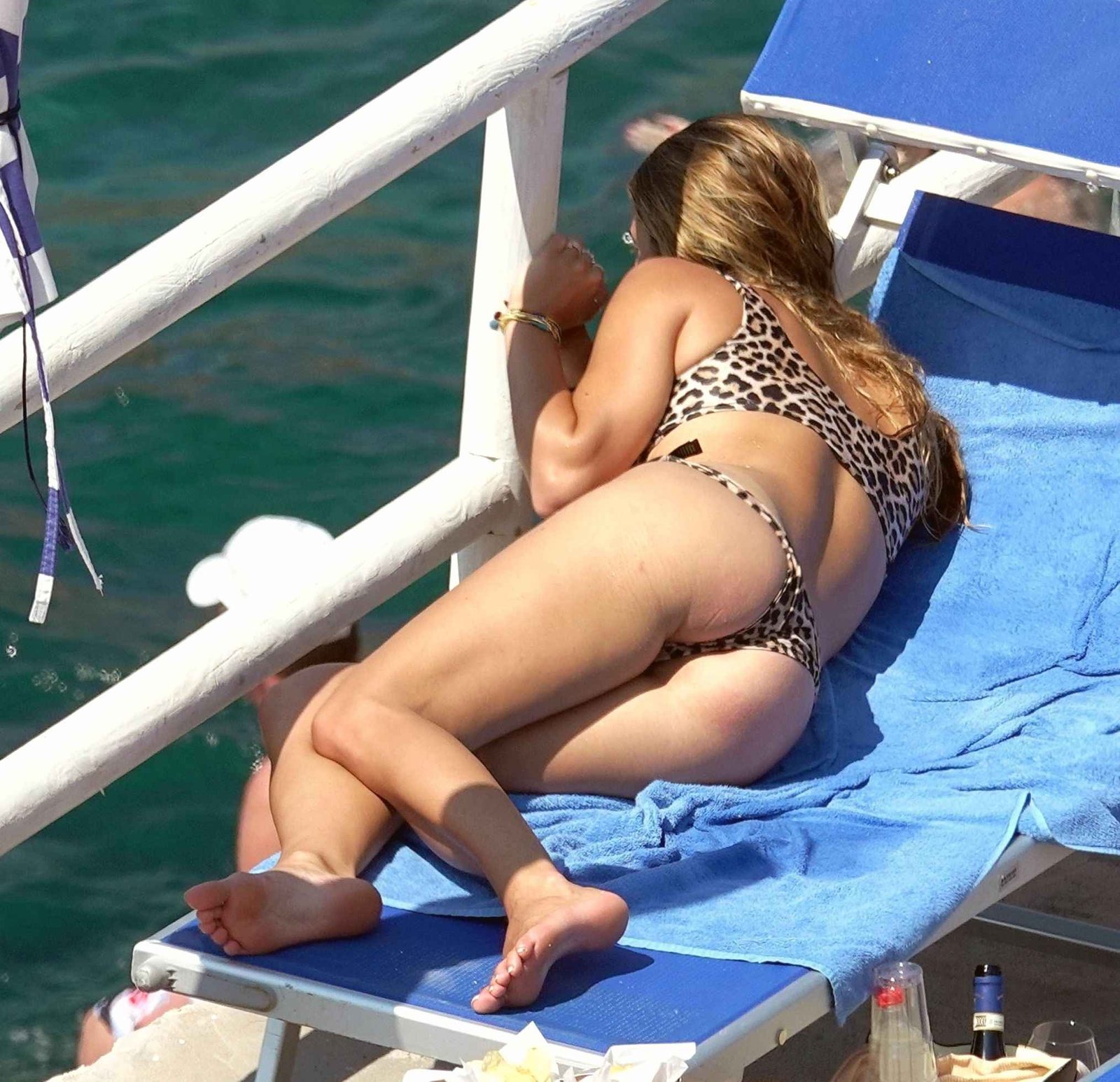 Nina Agdal en bikini à Capri