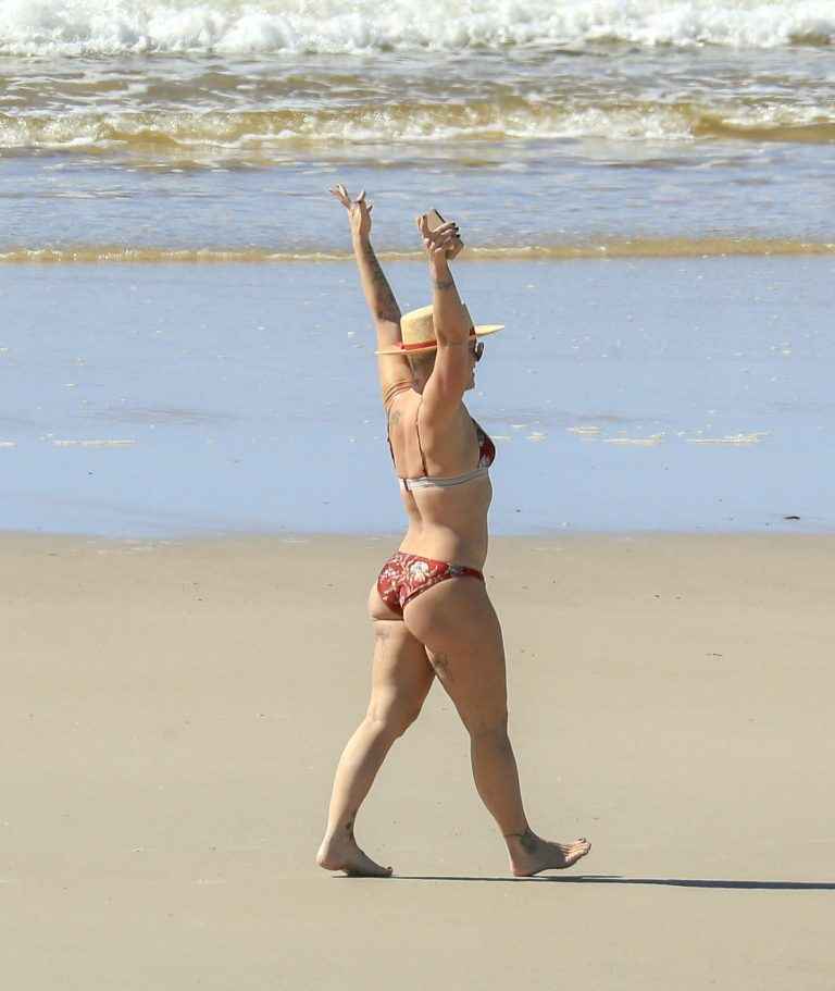 Pink en bikini en Australie