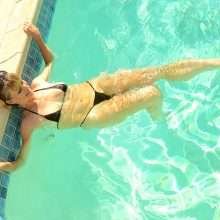 Rena Riffel en bikini string à Los Angeles