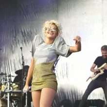 Sous la jupe de Rita Ora au festival Rize de Chemsford