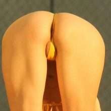 Alicia Arden dans une bikini string jaune, la suite UHQ
