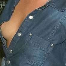 Oups ! Gabby Allen se balade sans soutien-gorge à Londres et exhibe un sein nu