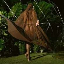 Gigi Hadid en petite culotte à la Fashion Week de New-York