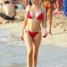 Helen Flanagan en bikini à Ibiza