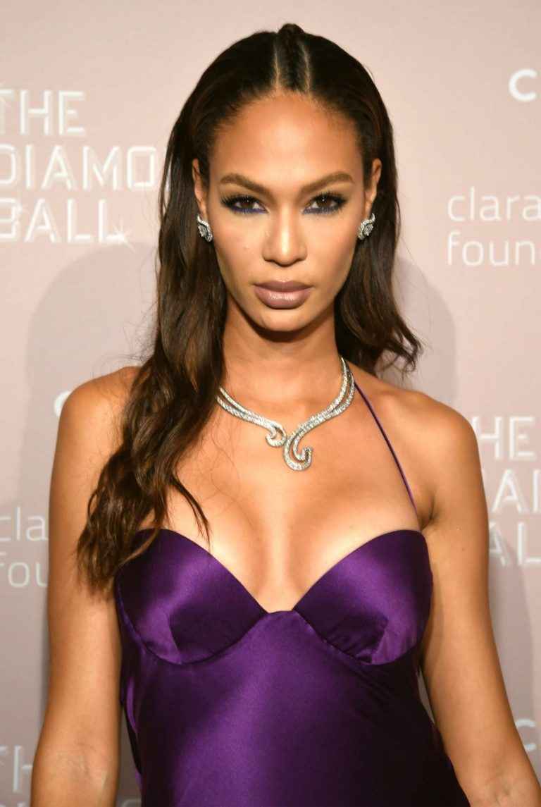 Joan Smalls exhibe son décolleté aux 4eme Diamond Ball