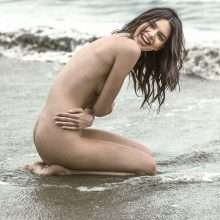 Kendall Jenner complètement nue pour "Angels" par Russel James