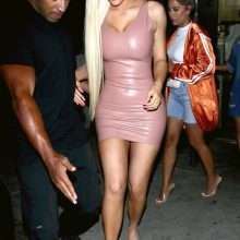 Kylie Jenner dans une robe moulante à Los Angeles
