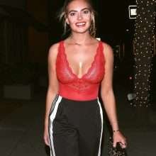 Megan Barton exhibe ses gros seins à Beverly Hills