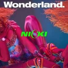 Nicki Minaj pose dans Wonderland Magazine