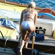 Pixie Lott en bikini en Italie