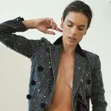 Alessandra Ambrosio pose dans Fashion & Arts Magazine