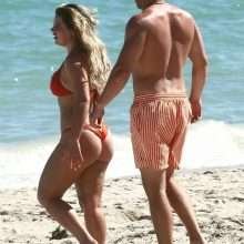 Brielle Biermann en bikini à Miami Beach