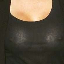 Kendra Wilkinson seins nus par transparence à Hollywood