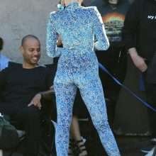 Miley Cyrus sexy sur un plateau de tournage à Los Angeles