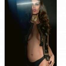 Alejandra Ruz pose nue dans Maxim
