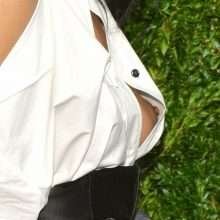 Oups, Chanel Iman exhibe un sein nu à New-York