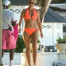 Chanelle McCoy en bikini à La Barbade
