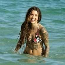 Darylle Sargeant en bikini en Espagne