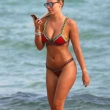 Francesca Brambilla dans un bikini rouge à Miami