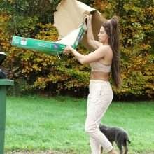 Katie Price sort les poubelles en soutien-gorge